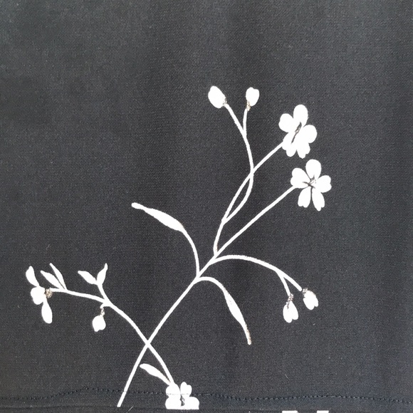 Size 12 Maxi dress black w grey floral print w tiny silver metallic highlights - Picture 3 of 5